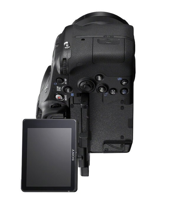 Sony Alpha SLT-A77 Translucent Mirror Digital SLR Camera with 18-135mm Lens