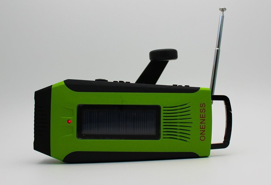 ONENESS Emergency Survival Solar Hand Crank Multi- Purpose Digital Radio AM/FM/ NOAA + Flashlight+Cellphone Charger... N4