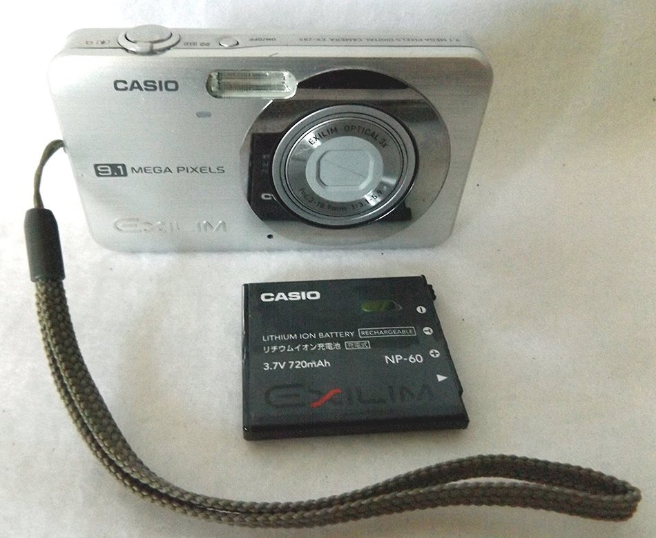 Casio EXILIM ZOOM EX-Z85 9.1 MP Digital Camera N3