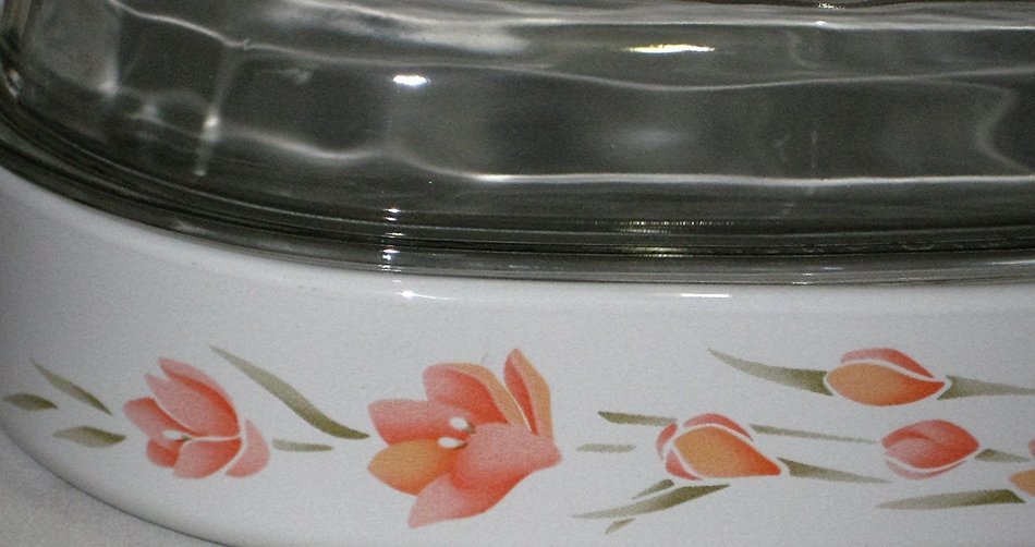 Corning Peach Floral 2.5 Quart Casserole Baking Dish w/ Clear Glass Lid