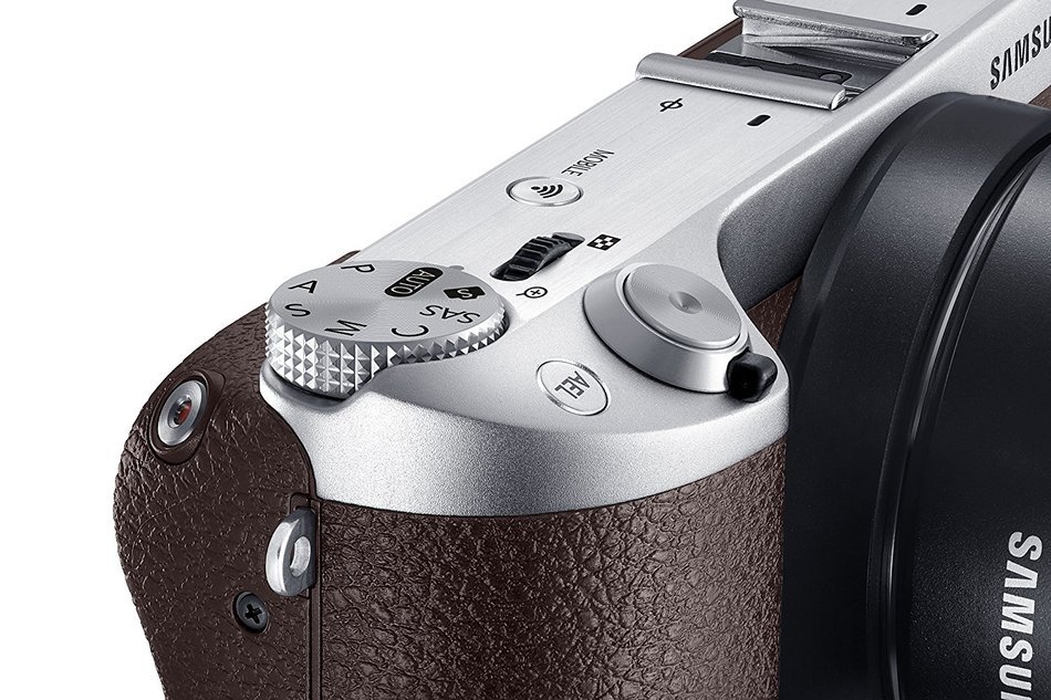 Samsung NX500 28 MP Wireless Smart Mirrorless Digital Camera with 16-50mm Power Zoom Lens (Brown) N2