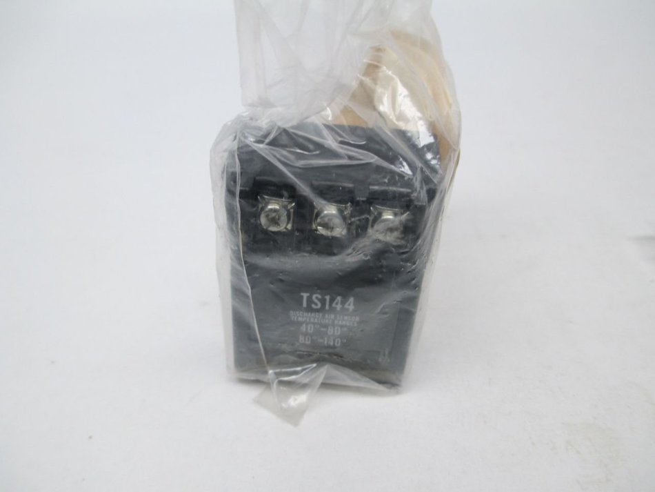 Series 44 Discharge Temperature Sensors (min 40-80F, max 80-140F)