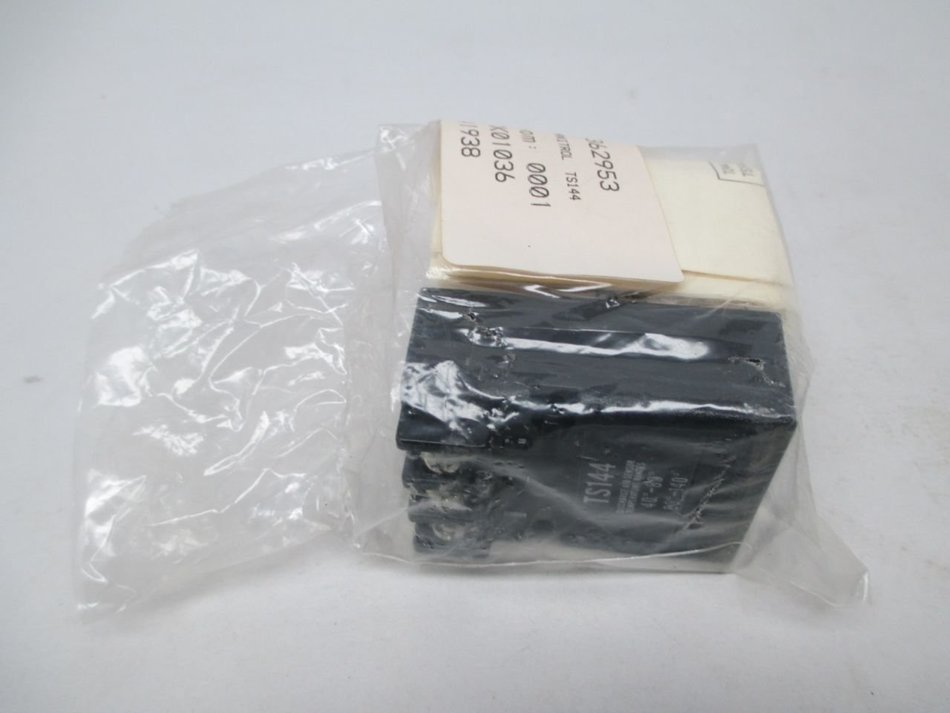 Series 44 Discharge Temperature Sensors (min 40-80F, max 80-140F) N2