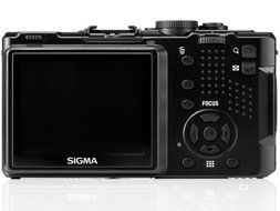 Sigma DP2 14MP FOVEON CMOS Sensor Digital Camera with 2.5 Inch TFT LCD