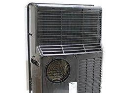 Amana APN12J 12,000 BTU Portable Air Conditioner Unit with Window Kit and Remote N7