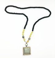 QTMY Perfume Bottle Black Beads Choker Necklace Chain Bohemian Jewelry with Pretty Pendant for Women Teen Girls N5