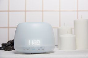 Heka Living Essential Oil Diffuser Humidifier - LED Clock With Adjustable Light - Ultrasonic Aromatherapy Humidifier... N5