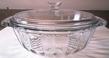 Anchor Hocking Clear Glass Casserole with Scalloped Sides - 2 Qt - with Lid N3