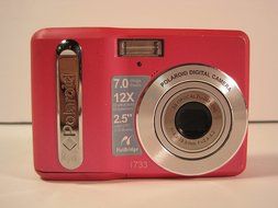 Polaroid i733 Digital Camera, 7.0MP, Color: Raspberry