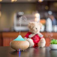 Scenic Aromatherapy Cool Mist Humidifier with 7 Color LED Lights, Wood Grain, 140ml N8