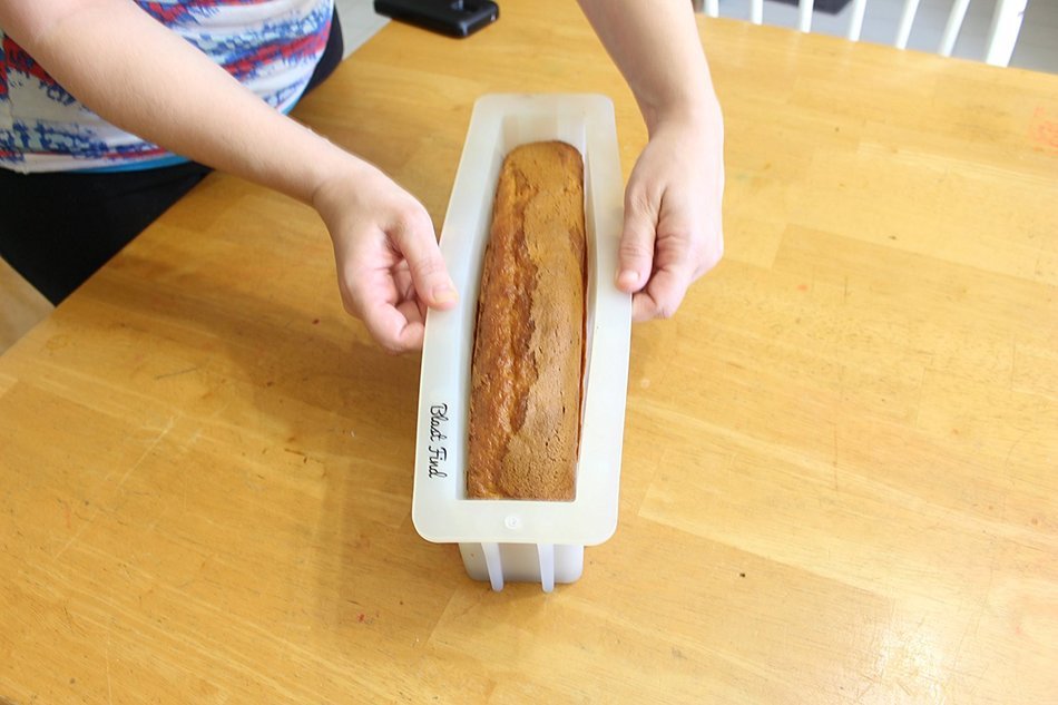 BLAST FIND TALL & SKINNY 12" SILICONE LOAF MOLD FOR CAKE OR SOAPMAKING N7