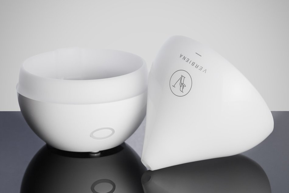 Aromatherapy Essential Oil Diffuser - 165 ML Cool Mist Air Purifier, Atomizer & Aromatherapy Diffuser With 7 Changing... N4
