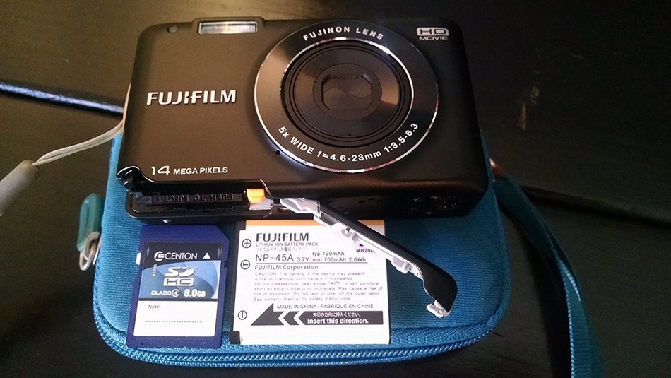 Fujifilm FinePix JX520 14-Megapixel Digital Camera | Black N3