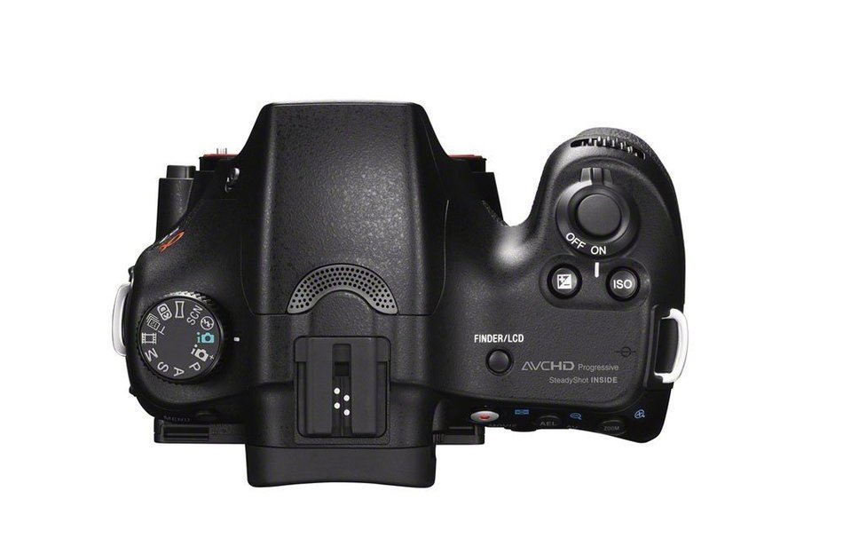 Sony Alpha SLT-A57M 16.1 MP Exmor APS HD CMOS Sensor DSLR with Translucent Mirror Technology and 18-135mm Lens