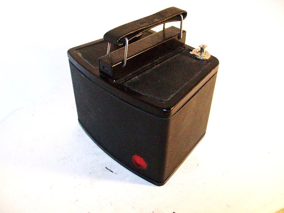 Vintage Kodak Brownie Flash Six-20 Box Camera