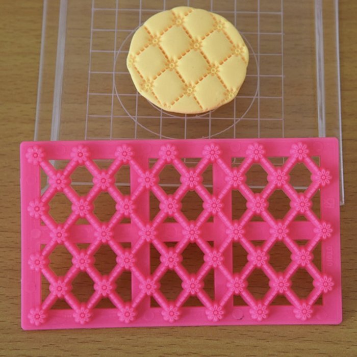 Taloyer Fondant Cake Sugarcraft Cupcake Equipment Tool Cutter Icing Embosser Mould Mold (Loveheart) N16