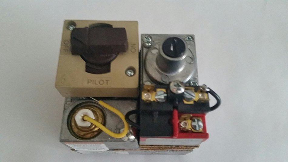 Honeywell Millivolt Gas Valve LP #VS820H 2057 N7