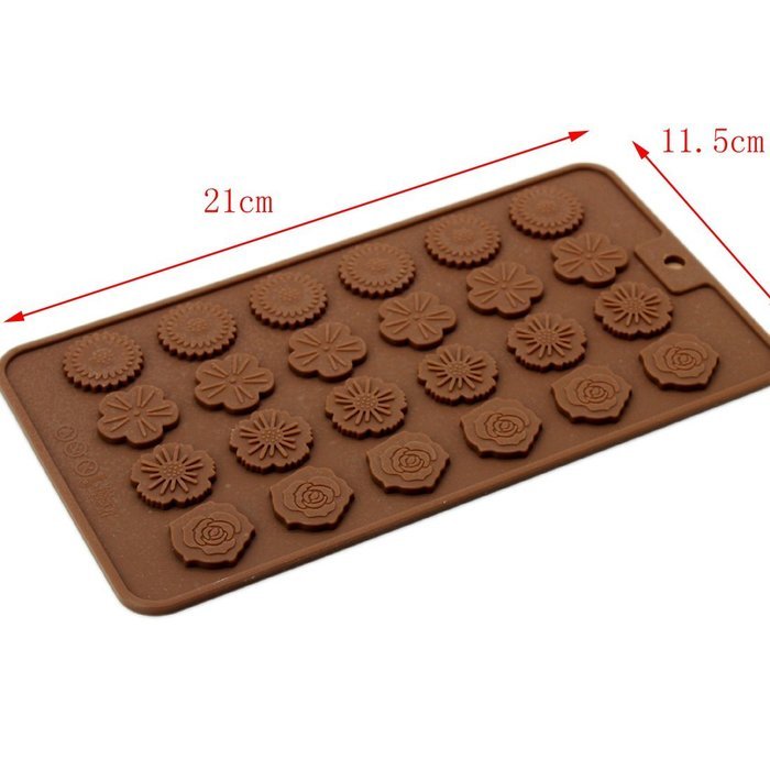 DUFUSTORE Chocolate Cake Candy Baking Silicone Bakeware Mould Flower Pattern Random Color N6