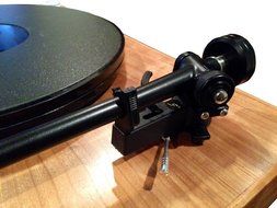 SOTA COMET Turntable with REGA S-303 tonearm-Genuine Cherry finish-Made in USA! N6