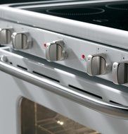 GE ABS45DFWS Artistry 30" White Electric Smoothtop Range N2