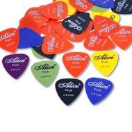 Rubber - with 2 FREE Picks HeadStock 0.81mm Guitar Pick Holder N5