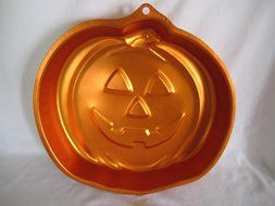 Wilton Orange Cake Pan Jack O Lantern Pumpkin Halloween Shape #2105-2059