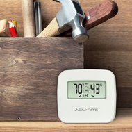 AcuRite Indoor Temperature &amp; Humidity Station With 3 Sensors N8