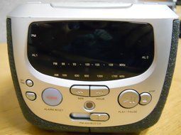 Magnavox MCR230SL Compact Disc Player/Clock Radio