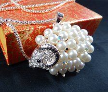 Rose Gold Plated Crystal pearl sheep Pendant Sweater Chain Necklace