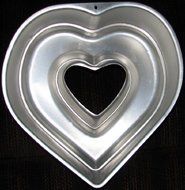 Wilton Heart Bundt Pan (2105-3219) Retired