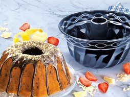 Dr. Oetker Back-Liebe 1116 Cake Mould 24 cm in Gift Box
