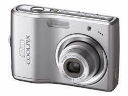 Nikon Coolpix L14 7.1MP Digital Camera with 3x Optical Zoom (Blue) (OLD MODEL)