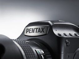 PENTAX medium-format digital SLR camera 645Z body about 51.4 million pixel CMOS sensor new 645Z 16602 [International...