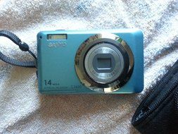 Blue Sanyo VPC-X1400 14mp Digital Camera with Wide Angle 4x Optical Zoom