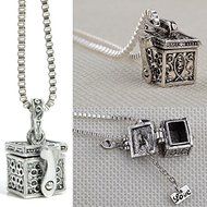 Creative Metal Urn Cremation Pendant Necklace Ash Holder Mini Keepsake Jewelry
