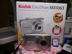 Kodak EasyShare MX1063 10.3MP 3x Optical/5x Digital Zoom HD Camera (Silver) N2