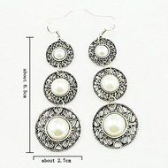 1 Pair Ethnic Style 3 Circle White Simulated Pearl Dangle Earrings