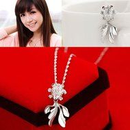 Women's Fashion Charm Jewelry Goldfish Pendant Long Chain Nobby Necklace N4