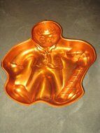 Vintage Coppertone Metal Gingerbread Man Holiday 11x11 Inch Jell-O Mold Cake Baking Pan w/ Hanging Loop N4