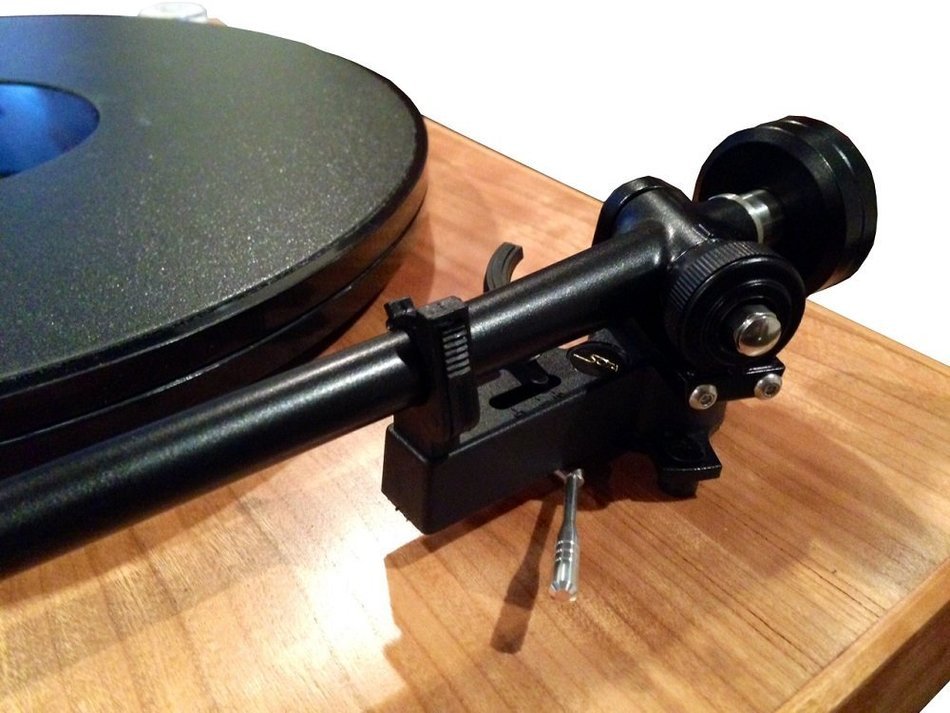SOTA COMET Turntable with REGA S-303 tonearm-Genuine Cherry finish-Made in USA! N6