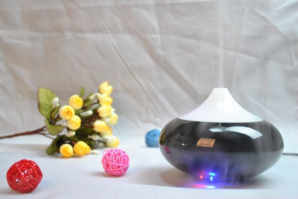 LUOYIMAN Aroma Diffuser Humidifier Whisper-quiet Aromatherapy Experience with Color LED Light and Auto Off Cool... N3