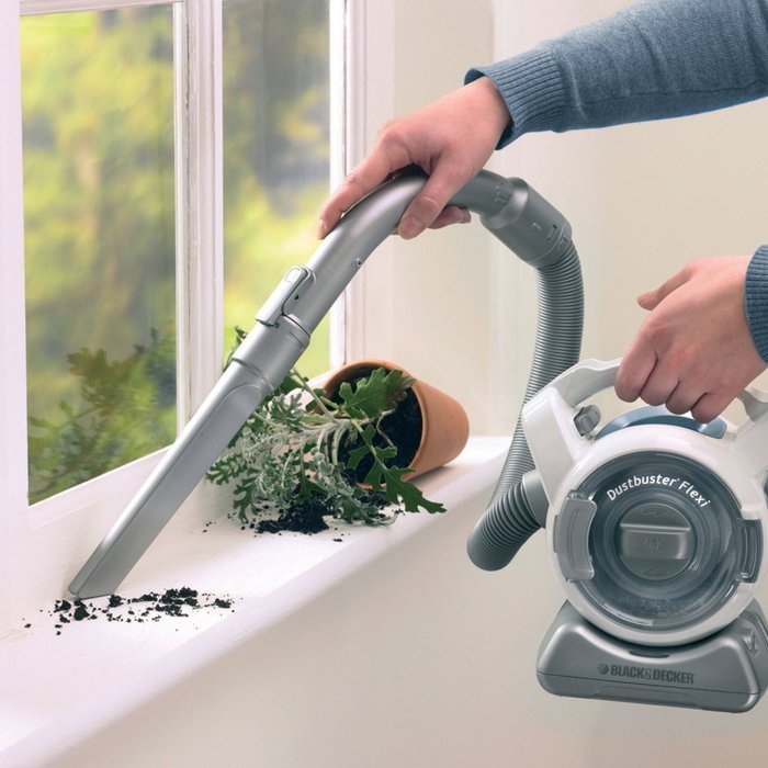 Black & Decker PD1200 Cordless Handy Vacuum Cleaner Dustbuster for home Car 12V (charger 220V 60Hz) N2
