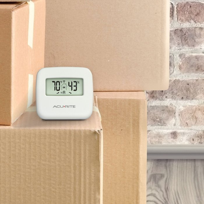 AcuRite Indoor Temperature & Humidity Station With 3 Sensors N5