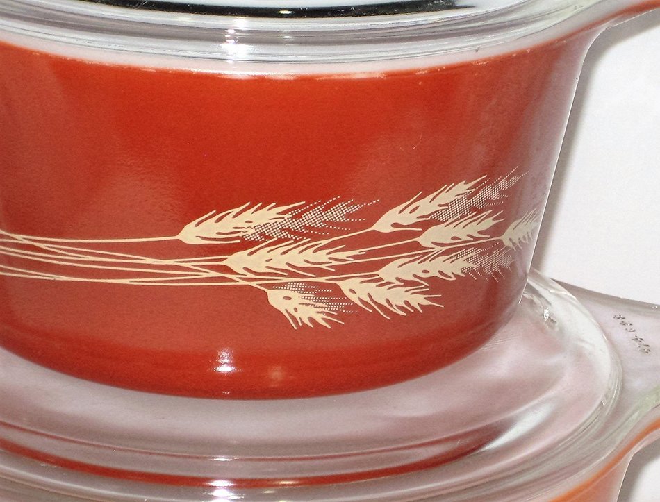 Vintage 1980's Pyrex " Autumn Harvest Wheat " Glass Cinderelle Casserole w/ Clear Lid Set - 1 Quart & 1 1/2 Quart... N2