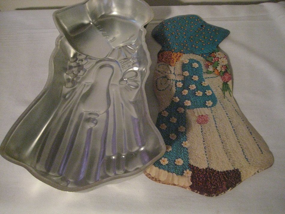 Vintage Wilton Holly Hobbie Collectible Cake Pan 1975