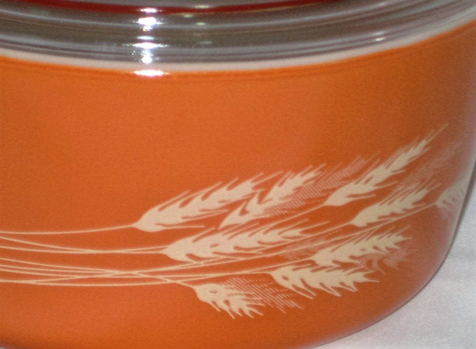 Vintage 1980's Pyrex " Autumn Harvest Wheat " Glass Cinderelle Casserole w/ Clear Lid Set - 1 Quart & 1 1/2 Quart... N3