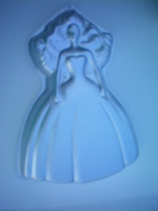 Wilton Dream Bride Barbie Birthday Cake Pan w/ Instructions -- as shown