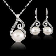 Elegant Womens Bridal Weddings Pearl and Jewelry Set Drop Necklace and Earrings