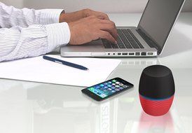 Latte RS217GRN SoundMagic mini Color Changeable Portable Bluetooth Speaker with a Built-in Speaker (Green) N19