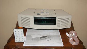 Bose Wave Radio/cd Player White in Color N5